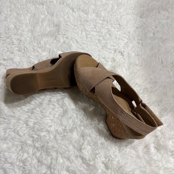 Clarks Women’s Giselle Cove Wedge Sandal in Tan Size 7.5 - Picture 7 of 11